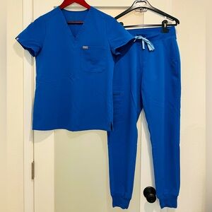 FIGS XS Women Scrub Set: Royal Blue Zamora jogger & Royal Blue Catarina top